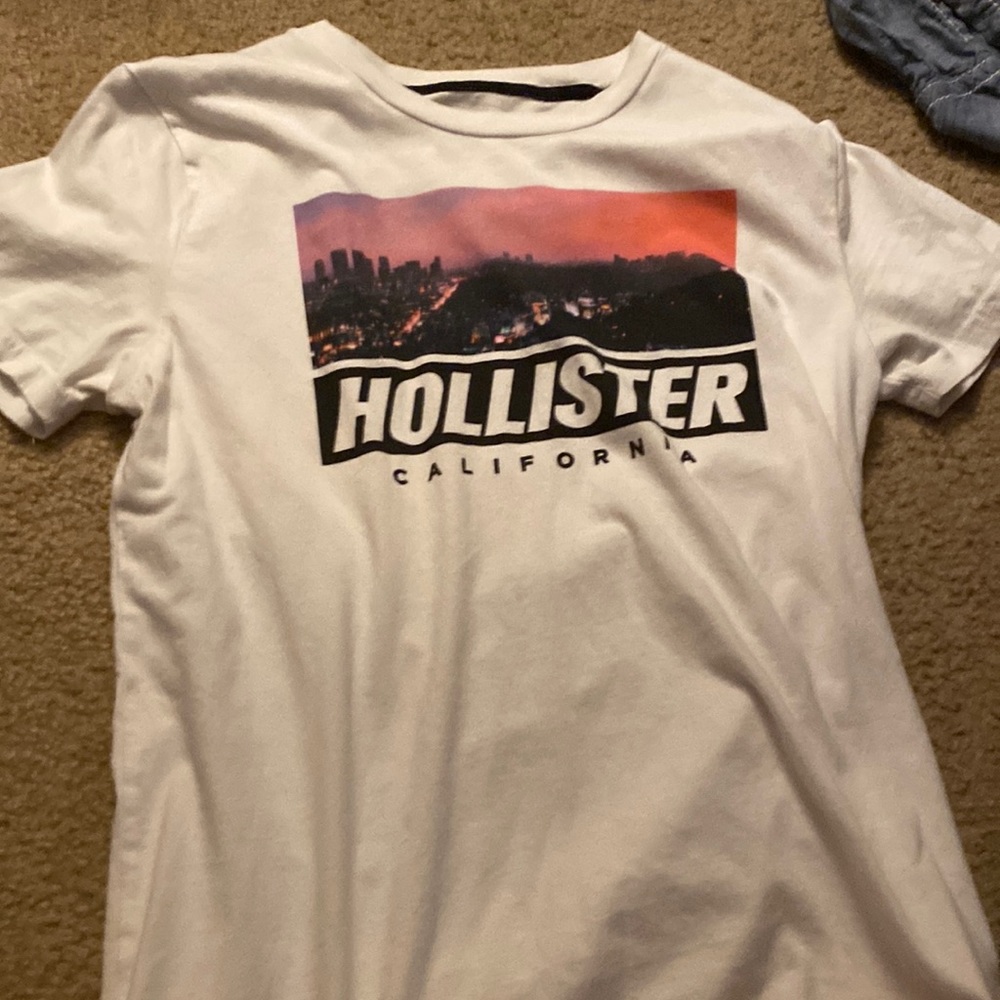 Guys Hollister tshirt